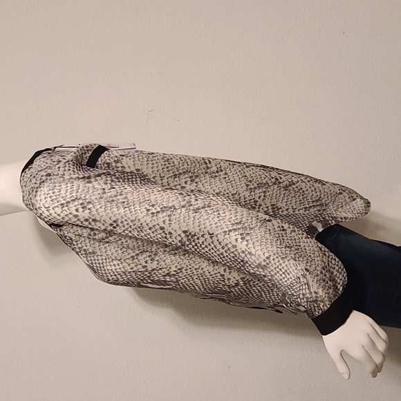 Diane Von Furstenberg Chiffon Top - Picture 2 of 6